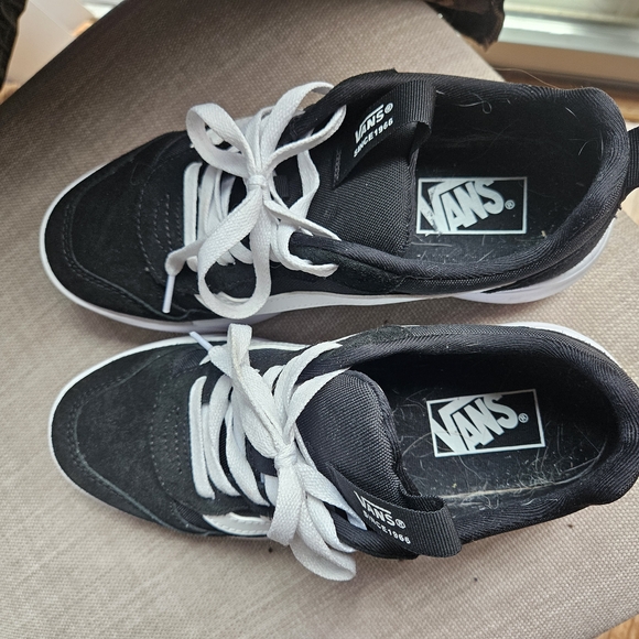 Vans Black and White Sneakers - Picture 3 of 8